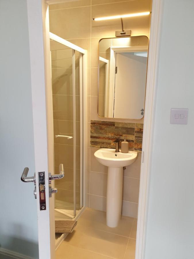 Beautiful Double En-Suite Room, Separate Entrance, Ilford, Central Line Gants Hill, Free Parking Extérieur photo