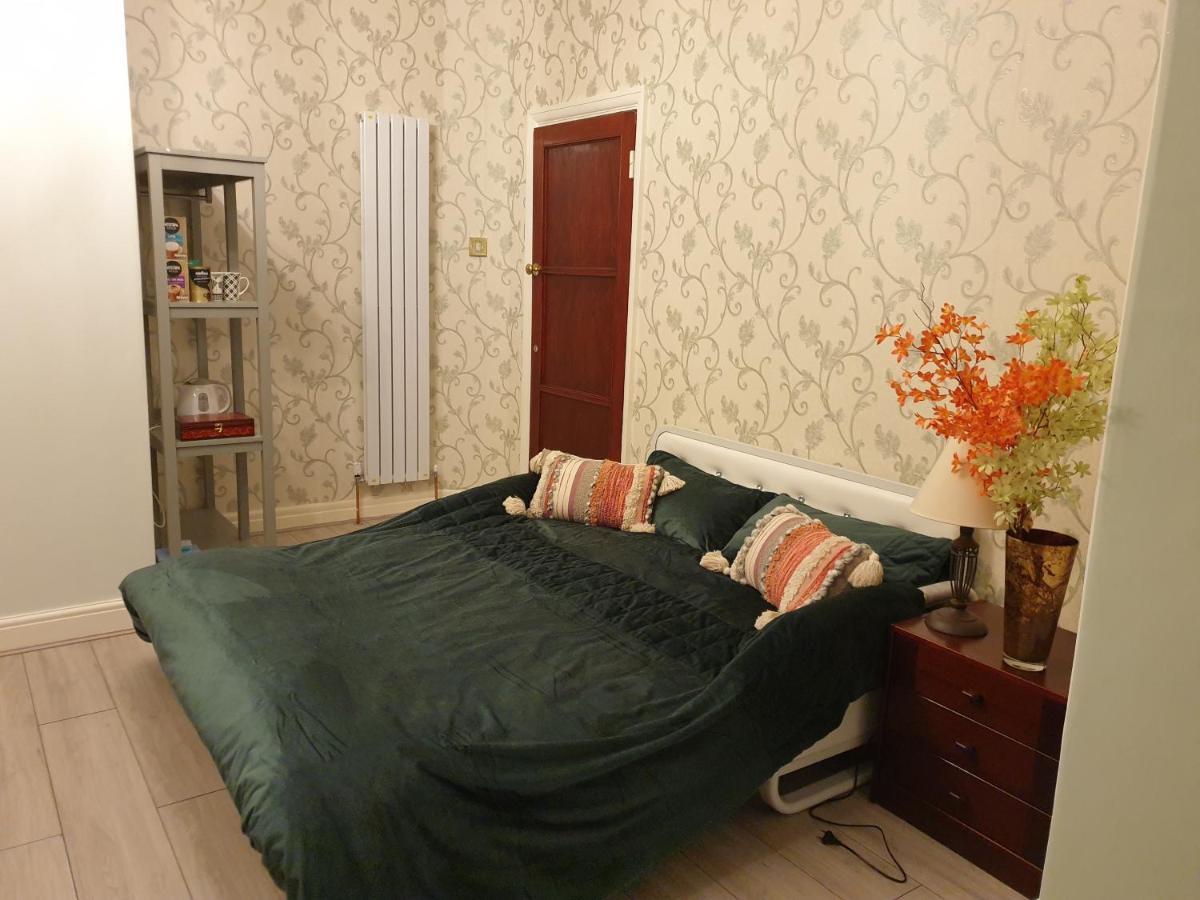 Beautiful Double En-Suite Room, Separate Entrance, Ilford, Central Line Gants Hill, Free Parking Extérieur photo