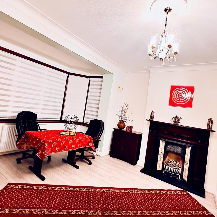 Beautiful Double En-Suite Room, Separate Entrance, Ilford, Central Line Gants Hill, Free Parking Extérieur photo