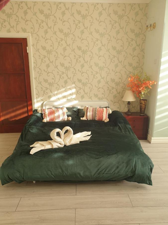 Beautiful Double En-Suite Room, Separate Entrance, Ilford, Central Line Gants Hill, Free Parking Extérieur photo