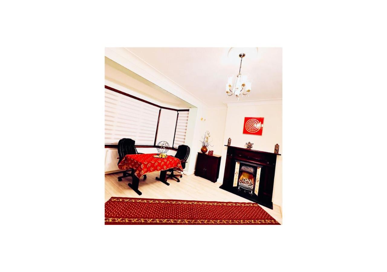 Beautiful Double En-Suite Room, Separate Entrance, Ilford, Central Line Gants Hill, Free Parking Extérieur photo
